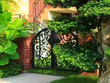 出门即是轻轨,近东站、公园、生活配套齐全。