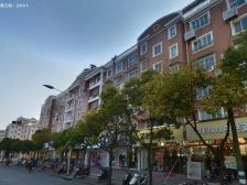 三室两厅两卫(衣帽间是原来卫生间)小区好位置