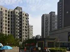 低密社区小高层,南北通透,诚心出售,中间楼层!