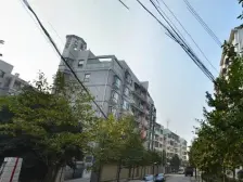 金亚花园 精装四室 带小花园 带家具家电 拎包即住