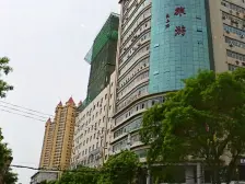 此房可注册公司两间房都有独立的门门互通当套间