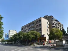 星城花园 精装大四房 面积大 交通方便 地段好