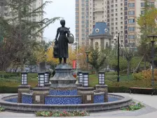 地铁口 格林小镇 精装三室 南北通透 随时签约