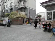 安静位置,不靠路,户型正气,客厅很大,房东诚意出售