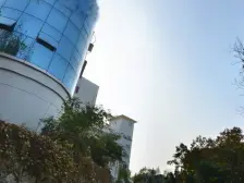 处于东山开发区水悦城旁刚做完改造居民素质高教育机构