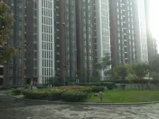 新新优房源业主诚心出售边户落地窗,采光视野开阔