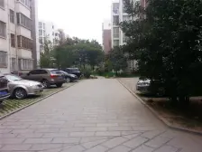 亚新美好时光 门口 南阳路上 东西方向 2008年