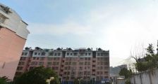 西陵区四季花都复式两层4房带大露台