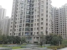 复式有露台,露台比房子大,满五年,精装修可拎包入住