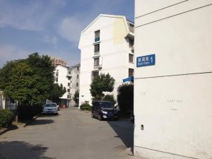 此房满五不唯一三室简单装修户型通透诚心出售
