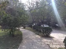 一楼带花园 精装三房 南北通透交通便利 居住舒适