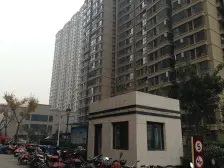 观澜小区工人路186号院 小高层电梯双气一室一厅带阳台