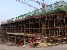 弹子石轻轨站楼上 精装两房 九成新 拎包入住