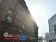 CBD旁边电梯装修好。大四房、户型好采光良好配套齐