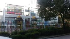 出行方便,户型方正,居住方便舒适温馨。