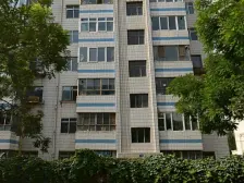 地铁口.南北通透中间楼层 全明户型业主诚心出售