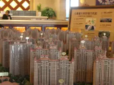 这套4房精装修,楼栋采光很好,证外面积大