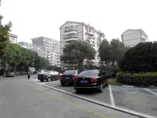 户型正气南北通,临百联,采光视野好。