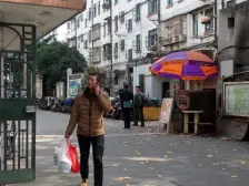 满五年,只有这一套,有天井10平米,有钥匙