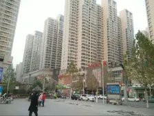 升龙国际A区大三房诚心出售,生活配套齐全