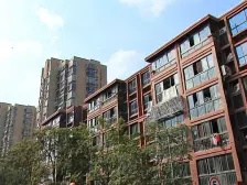 小区前排房子,近地铁和龙湖,业主急售房源