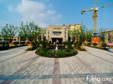 小区中间位置 产权车位+花园洋房+中间楼层 满五少税