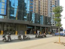 精装三房,中间楼层,随时看房,视野开阔