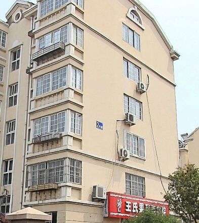 长春路小区1室1卫南朝向1700.00元/月出租