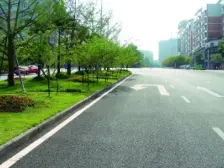 精装保持很好的两室,属于城南商圈,出行方便 全中庭