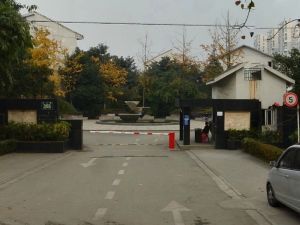 鸿泰名园4室2厅南