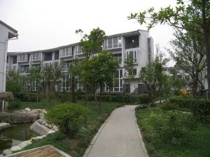 鸿泰名园5室2厅西南