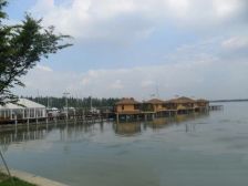 淀山湖一线湖景,一线湖景位置,南花园,花园占地4亩