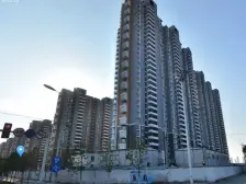 东首户,东边有大窗采光全天!南北格局通透明亮!