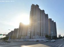 两个大露台50平!四个朝南标准房间,精装修拎包入住!