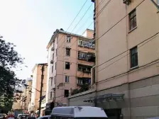 地铁口朝南一室半+总价低+全天阳光