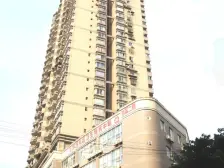 莎小门口电梯三房朝向安静出行方便