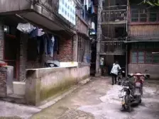 此房户型手续齐全,格局好,采光好,无遮挡,出行方便