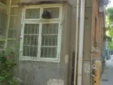 南京西路330号中级法院宿舍 南北通透,采光好 装修好,环镜优美 视野好,诚心出售