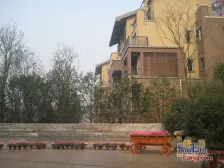 山水一舍精装一楼带大花园,小区位置好,轻轨站边