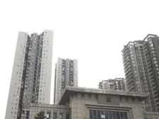 巴国城大门 商品房 装修保养好 拎包入住