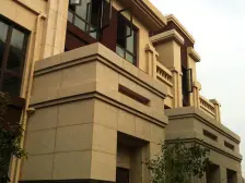 住家精装,总共三层加个屋顶花园,位置安静,业主诚心