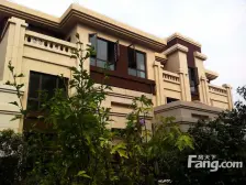 宝嘉花与山 联排别墅 中户带地下室 带车位出售