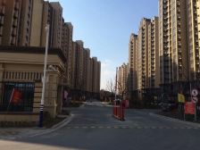 河东三期 景观房 精装修拎包即住 含车库约10平