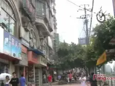 此房滨江路,楼盘,绿化多,交通方便,有商圈,医院。