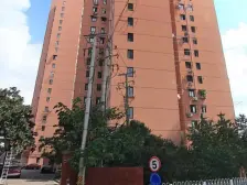 :黄浦江旁 一百多万买电梯房,一线江景房。近地铁。
