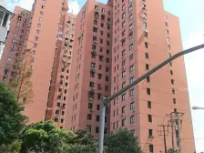 黄浦江旁,一字开头买电梯房,一线江景房。近地铁。