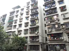 鸿恩寺公园旁、电梯正规一室一厅,户型方正、采光好