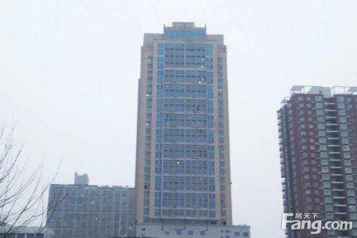 万隆广场公寓楼1室1厅1卫东朝向900.00元/月出租