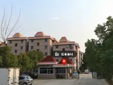 此房户型手续齐全,格局好,采光好,无遮挡,出行方便