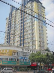 中间楼层带电梯采光好,交通便利,八佰商